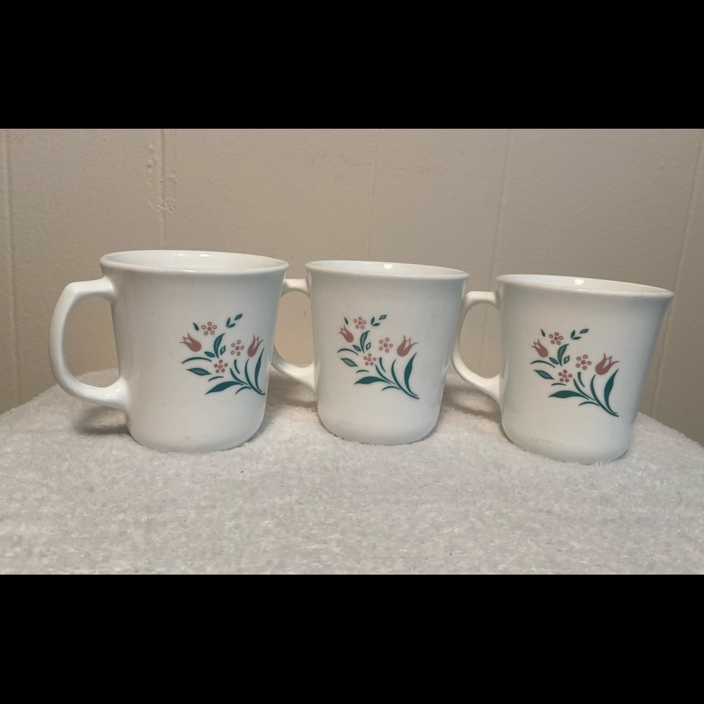 Set of 3 Vintage Corningware Mugs - Picture 1 of 5